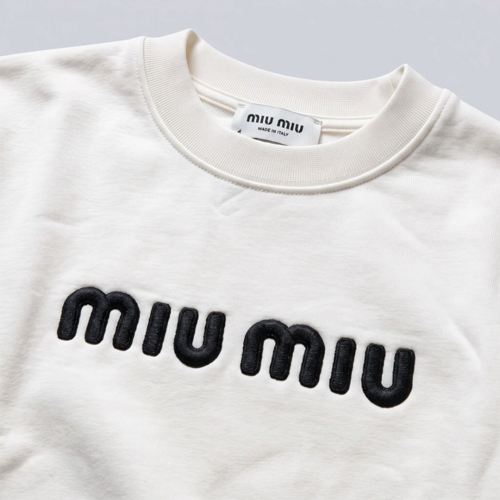 Signature Embroidered White Crewneck Sweatshirt Signature Embroidered White Crewneck Sweatshirt
