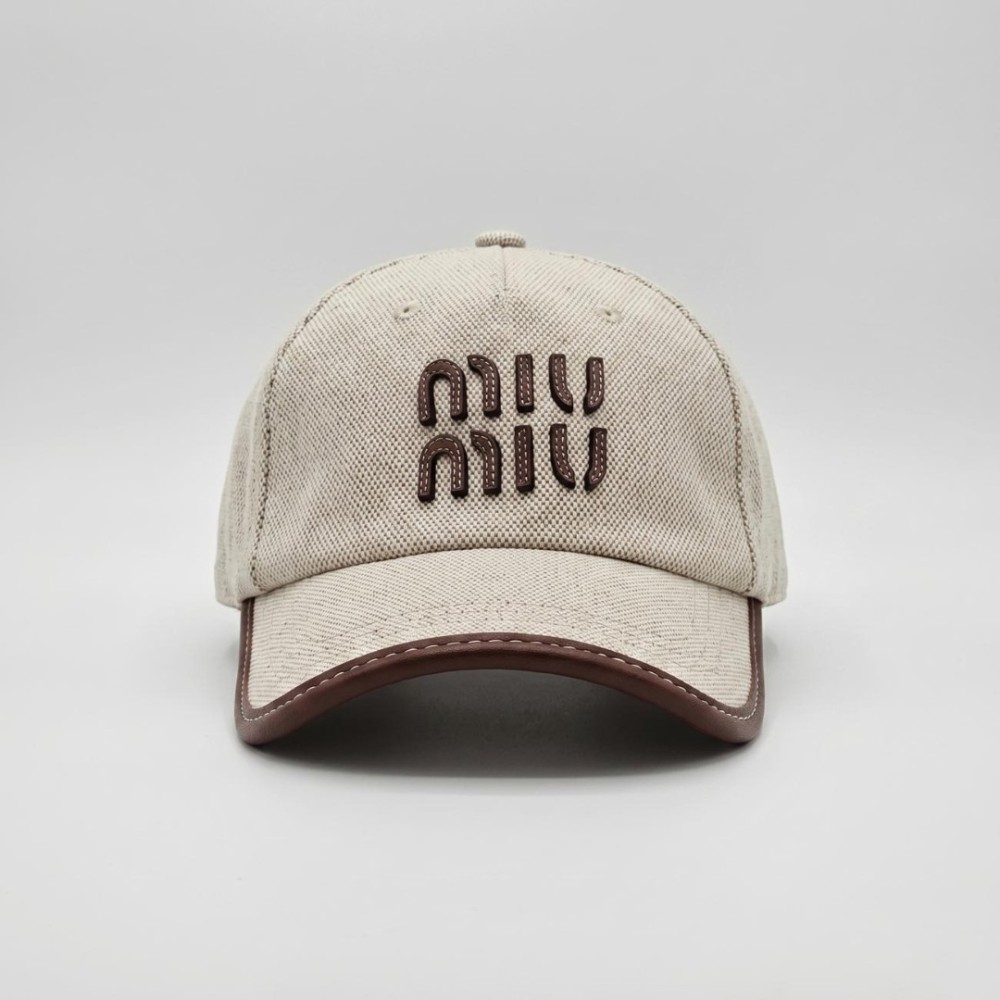 Шапка с козирка Miu Miu