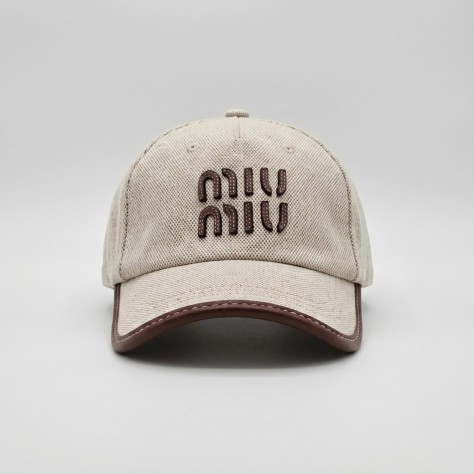 Шапка с козирка Miu Miu