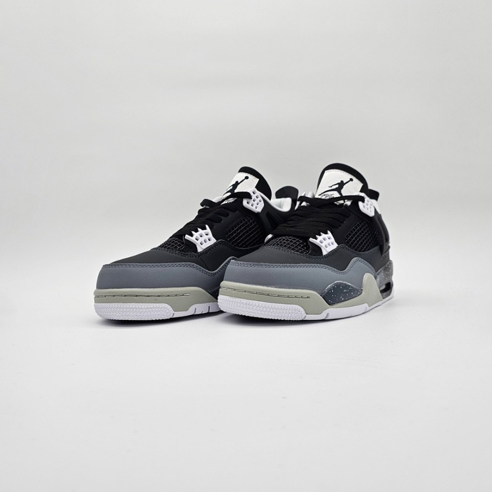 Air Jordan 4 Retro