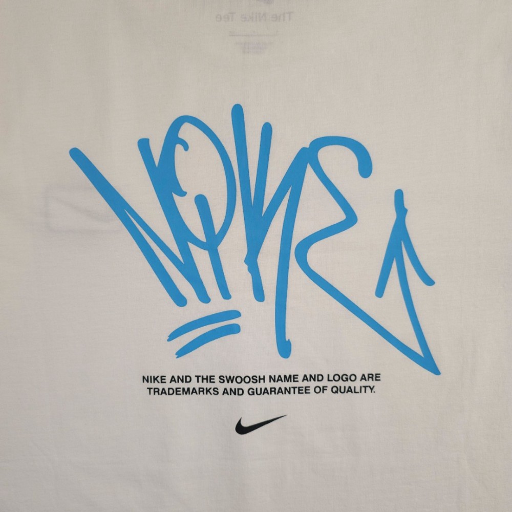 Бяла мъжка тениска Nike Street Graphic Бяла мъжка тениска Nike Street Graphic