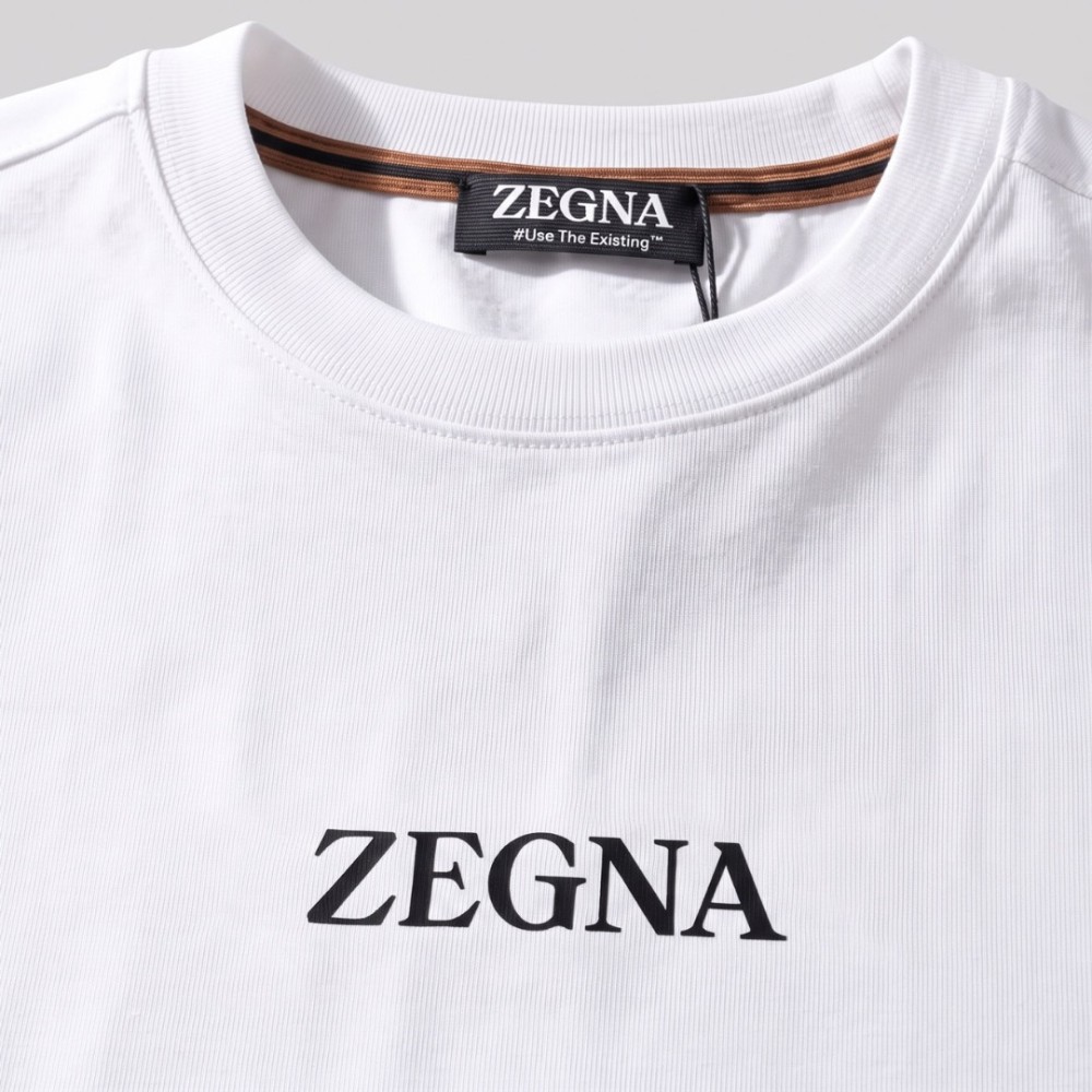 Logo Print T-Shirt in White Logo Print T-Shirt in White