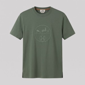 Equestrian Carriage Embroidered T-Shirt in Army Green